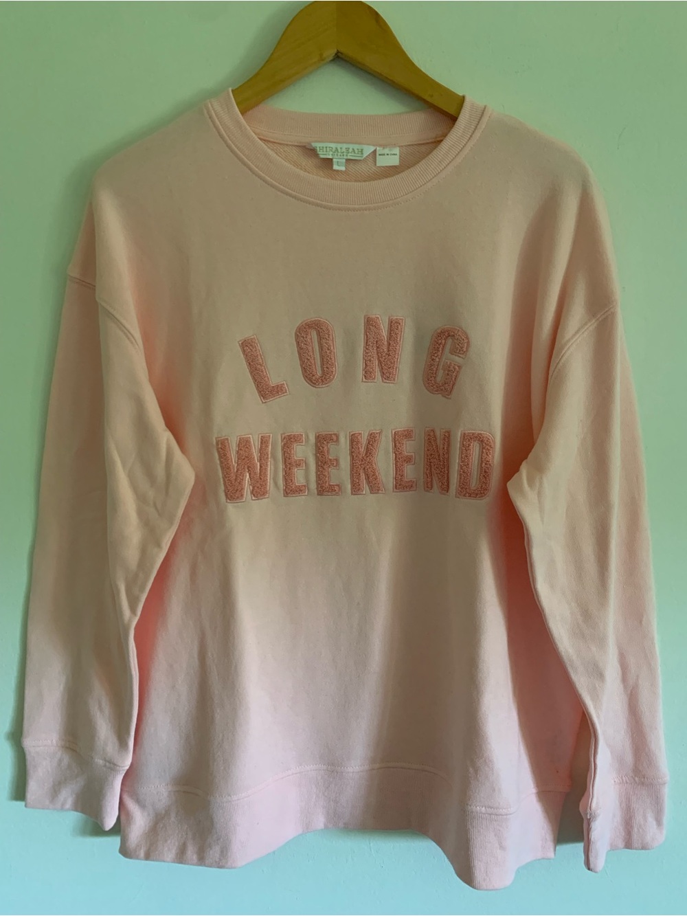 NWT Shiraleah Chicago Rose Pink Long Weekend Sweatshirt, Sherpa Lettering, Large
